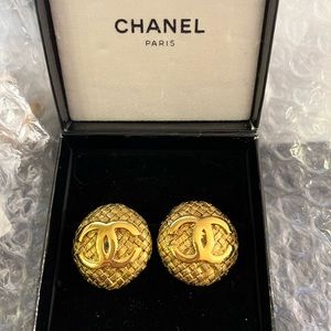 Vintage Chanel Ear Clip On